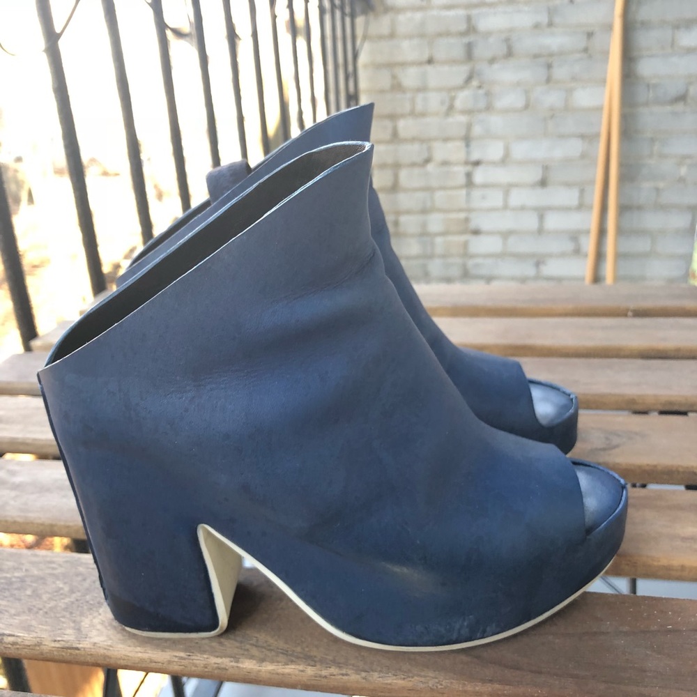 Balenciaga Heels - Picture 5 of 8